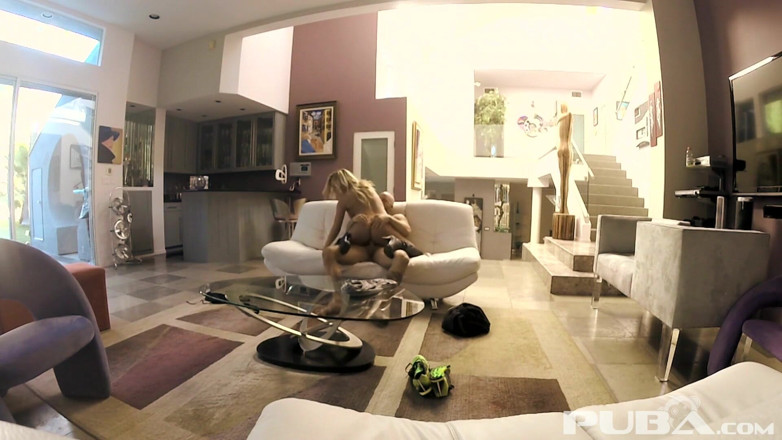 PUBA: Camera betrapt op neuken met Olivia en Derrick