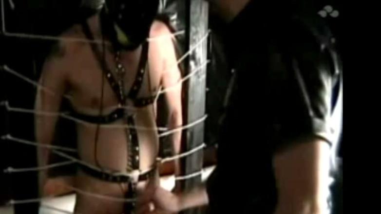 MACHO FUCKER FROM SPAIN: Parti BDSM Bersama Rakan-rakan