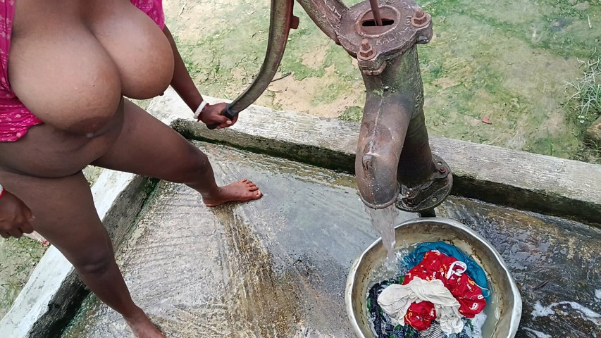 The Hot Desi Bhabhi Is Washing Clothes. (Chameli1)