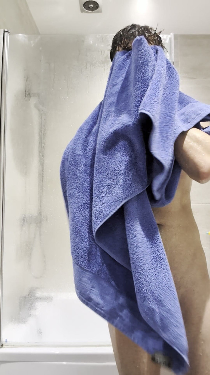 Nathan Forest: Schau zu, wie ich unter der dusche