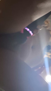 Sissy Est Enregistrée D’en Bas Pendant Qu’elle Se Masturbe