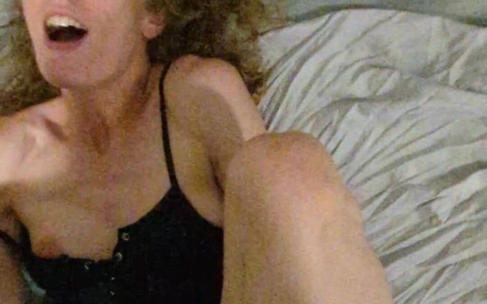 Richelle Rose: धोखेबाज घुंघराले बालों वाली चोदने लायक मम्मी पैदा होने की भीख मांगती है - चूत में वीर्य वाली प्रजनन गंदी बात
