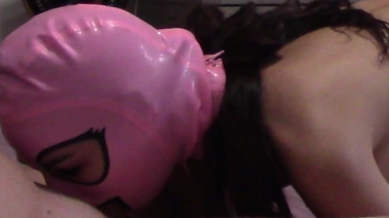 LauraOnHeels: MILF kouří péro a vystřikuje do pusy