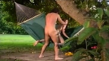 Perfect Porno: 완벽한 보지의 아주 아름다운 빨간 머리 십대는 그녀의 젖탱이를 빨고 보지를 따먹어