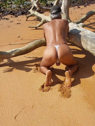 Ladysilvas: LadySilva моя большая задница на пляже