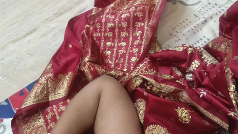 Wonder: 배관공 이웃 남자 Qhousewife 레드 컬러 Saree 핫한 섹스