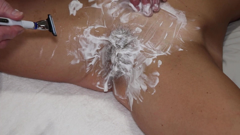 Azure Sky Films: Amateur MILF gets cunt shaved then fingered &amp; fucked with creampie