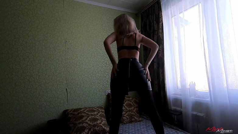 Meri-Mouse: Tance striptýz a prosí o šukání její kundičky