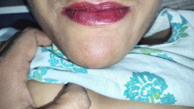 xshika: La moglie traditrice indiana ha invitato il ragazzo del vicino...