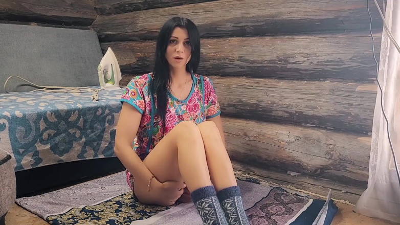 KristinaSlut: Chica de campo abre su pastel de par en par...