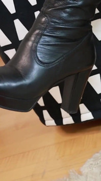 Rosa nylon & high-heels in stiefeln - sinnliches necken und spielen