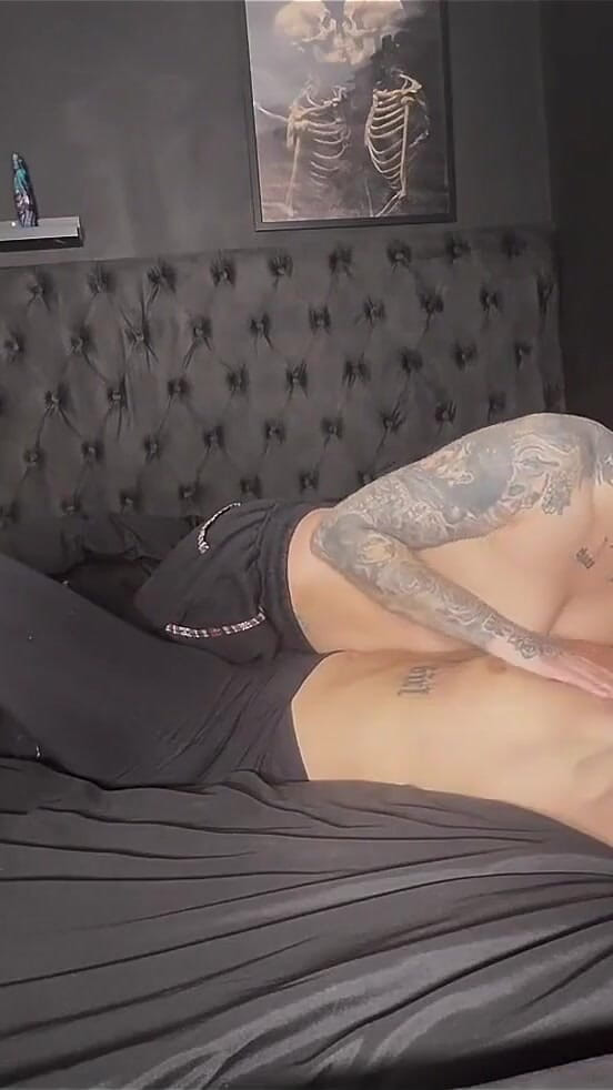 Lgb k inked: Lesbian Strapon Fuck After the Gym