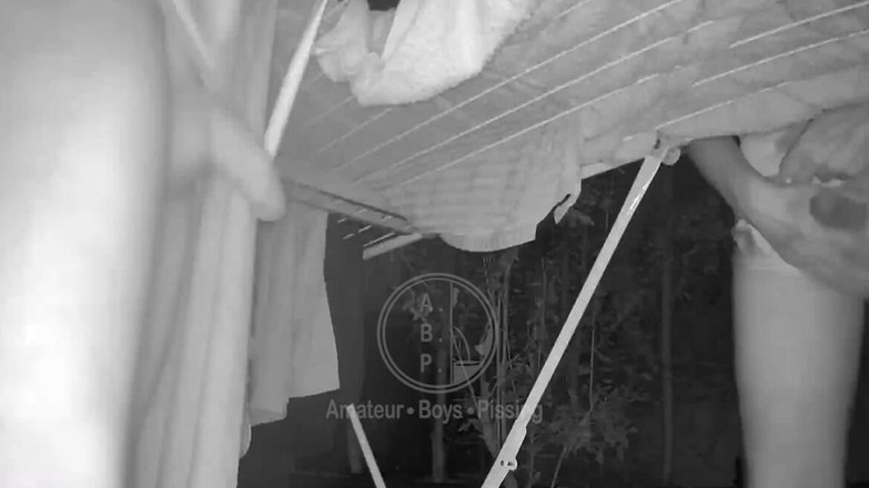 AmateurMates: Lavanderia Pulita, Pensieri Sporchi - Due Coinquilini Bizzarri, Jules E Simon,...