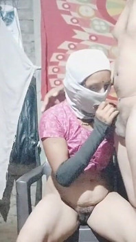 Marito con moglie fanno sesso in stile desi