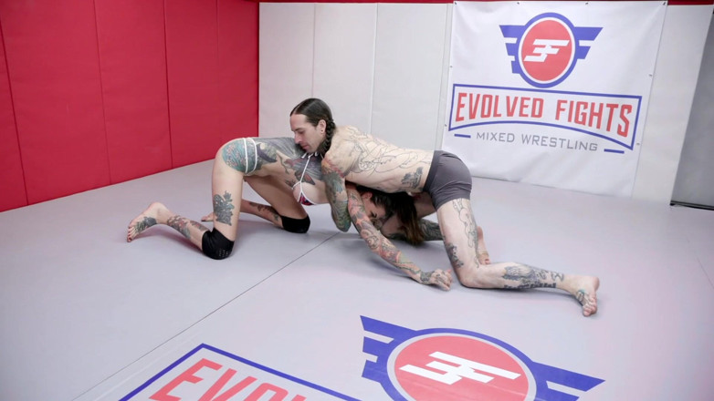 Evolved Fights: Rocky Emerson Vs Ruckus Gemengd Worstelen
