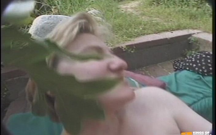 Pregnant and Horny: Schwangere frau bekommt ihren busch von ihrer freundin mit einem...