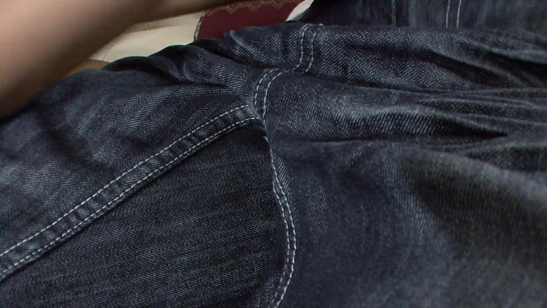 Best Butts: Güzel esmer sürtük kalın yarağı emiyor ve alıyor