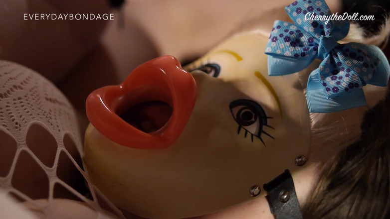 Cherry The Doll: Treinamento para bonecas