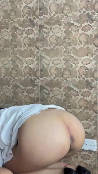 Saya Pergi Ke Terapi Dengan Ahli Psikologi Saya Dan Dia Mengambil Kesempatan Daripada Saya - Jenifer Play