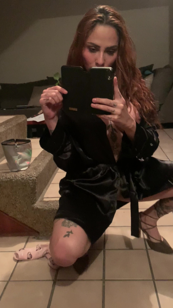 Sarahinkzed: Loving Me