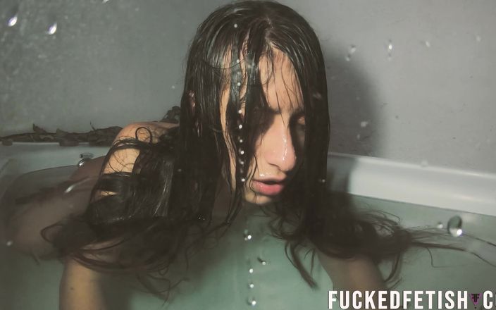 Fucked fetish: 4k मिया बाथटब पूर्ण नग्न सुंदर गीले बालों के संकुचन