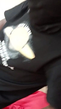 Rian scuote il mio grosso cazzo per sborrare caldo