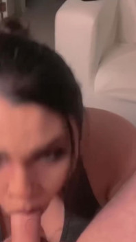 Labios grandes mamada Frenillo besos corrida