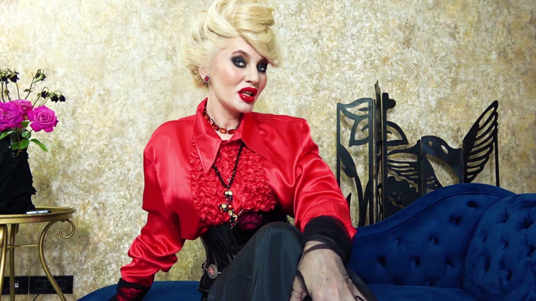 Goddess Celine: Halloween Red Lipstick Kisses