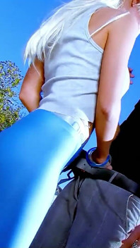 Sexy ragazza Stacy guardata dai vicini fare sport e scopata nel culo