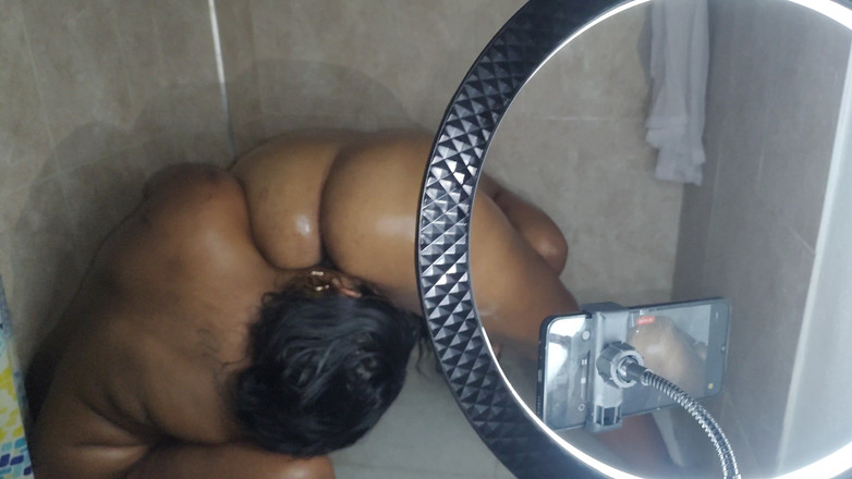 PABLO N3GROBAR: Mùa 4 - 50 sắc thái của Lil Latina 9