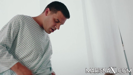 Mariska x: MARISKAX Dacada recebe todos os seus buracos recheados