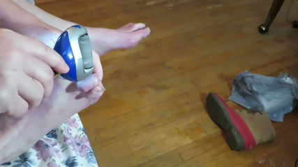 BBW nurse Vicki adventures with friends: Nurse Vicki grinds her toe nails down with her electric...