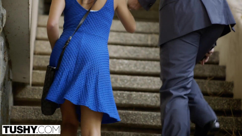 Tushy: TuShy la mia ragazza Megan Rain viene scopata nel culo...