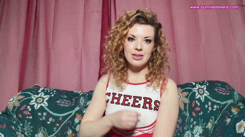 Bunnie Stevens: Pom-pom girl, coaching masturbatoire