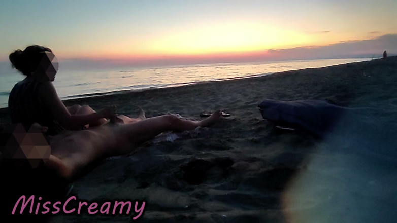 Miss Creamy: Pik Tonen Franse Lerares MILF Risicovolle Openbare Pijpbeurt Maspalomas Naaktstrand...