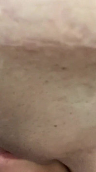 脸结束和阴户开始的地方