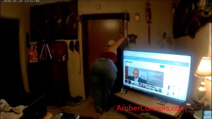 Amber Connors: Amber v těsných džínách