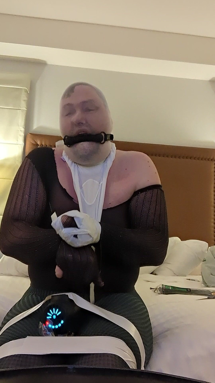 Phmann4u: Selfbondage Punčocháče Děvka Cums