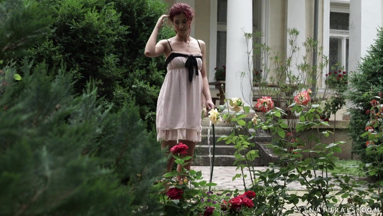 21 Naturals: 21 naturals - provocando la polla de Clark con los pies...