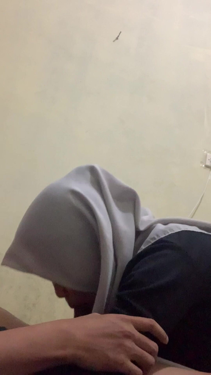 Indo Girl: Гіпер хіджаб хоче бути на вершині