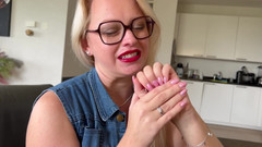 Anna Lynx: Long Nails Tapping Fetish Asmr