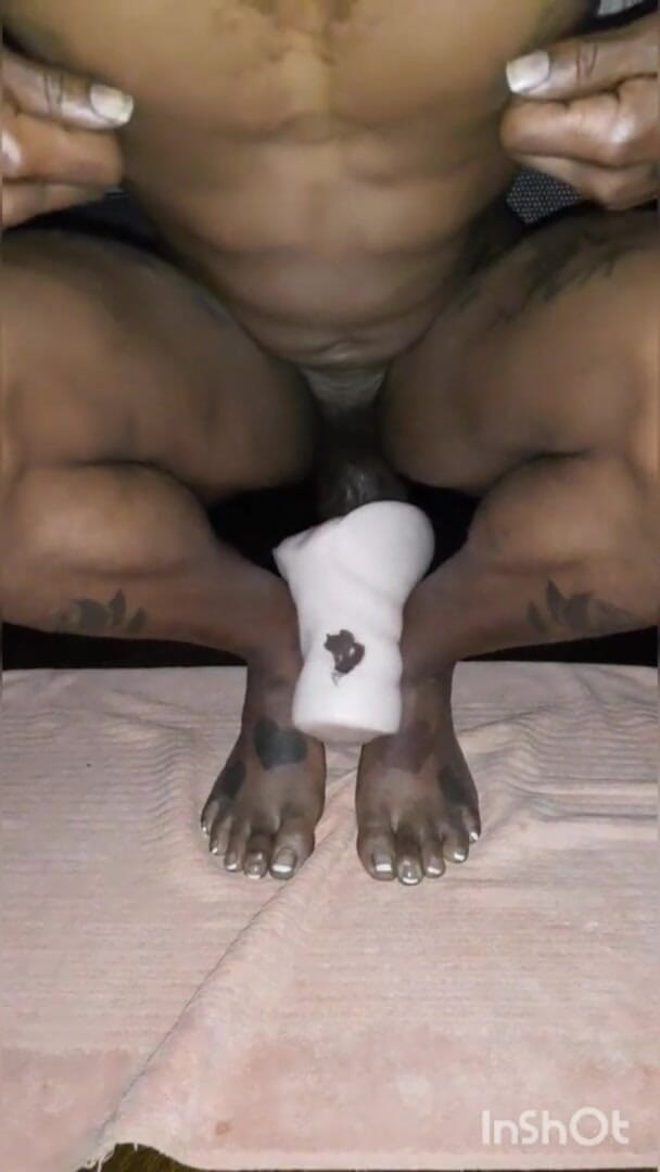 Batbunz: Fucking Pocket Pussy Cumshots Between Feet