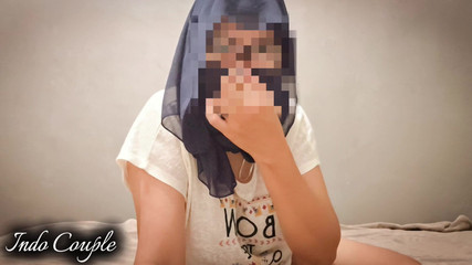 Indo Couple: Abang tiriku yang lagi capek minta dientot (pasangan seks hot abang...