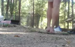 Parmaklarımda biraz gümüş rengi var. Eğer bende varsa, kıyafete ihtiyacım yok. Ayakların çok tatlı, tıraşlı bacakların ve ereksiyonumun bir videosu