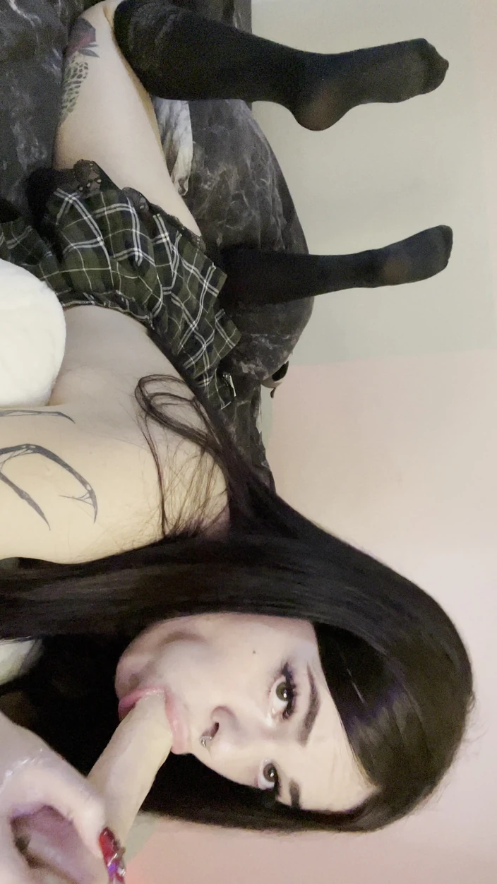 Lina Fire: U wanna suck your dick