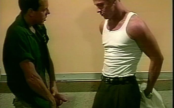 Gay RetroX VHS: Festin de chair masculine intense n° 2