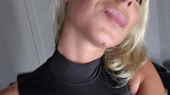 MissAnja_FH: Likken en zuigen van mijn metalen beugel anale plug pov