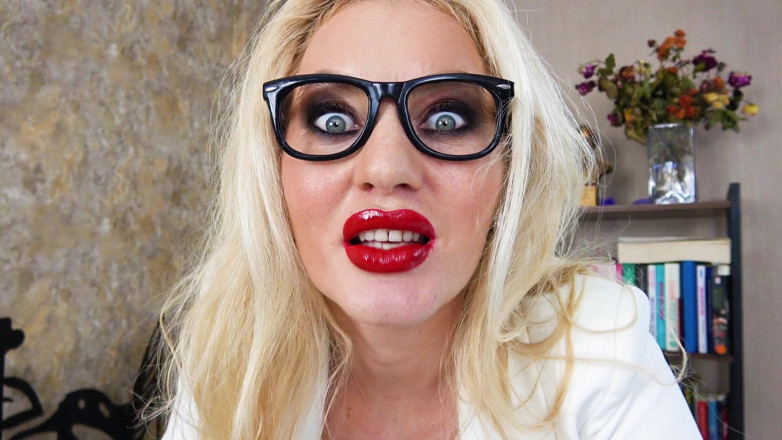 Goddess Celine: Kiss Cam