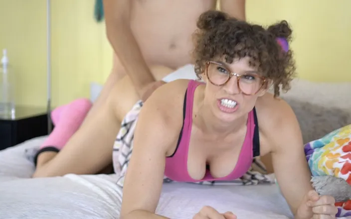 VibeWithMommy: Nerdy Jewish MILF Anal During Mario Cart