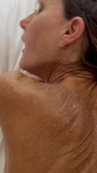Adoration Du Cul Sur Le Ventre, Grosse Bite Enfouie Dans Son Cul Sexy. Partie 2
